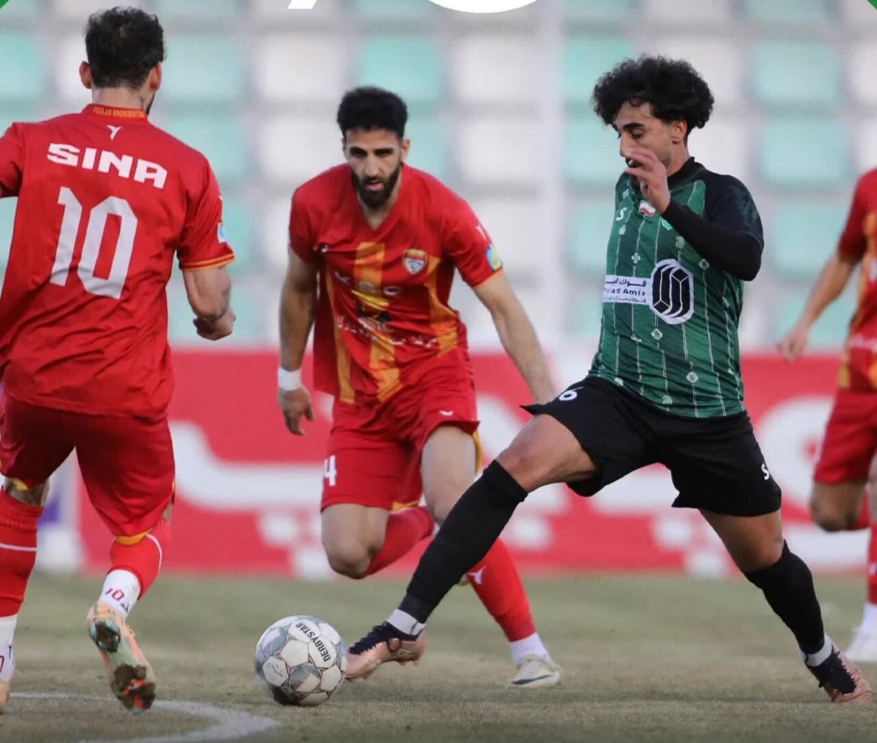 تساوی پرحاشیه خیبر و فولاد با دو گل در وقتهای پایانی تساوی پرحاشیه خیبر و فولاد با دو گل در وقتهای پایانی